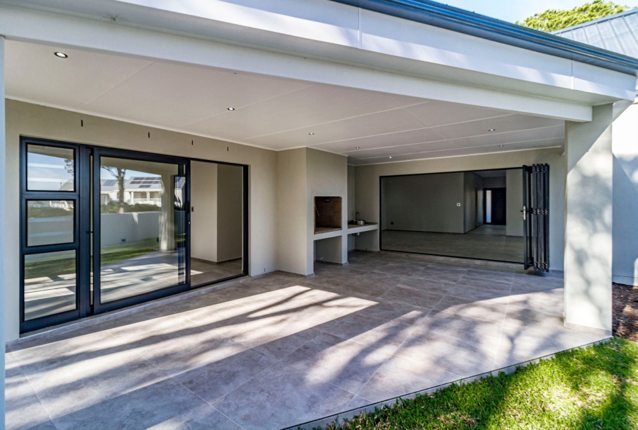 4 Bedroom Property for Sale in Mzuri Estate Western Cape